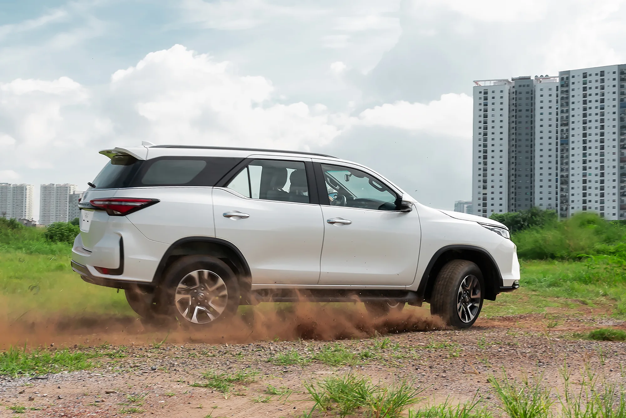 Toyota Fortuner IMG_4153