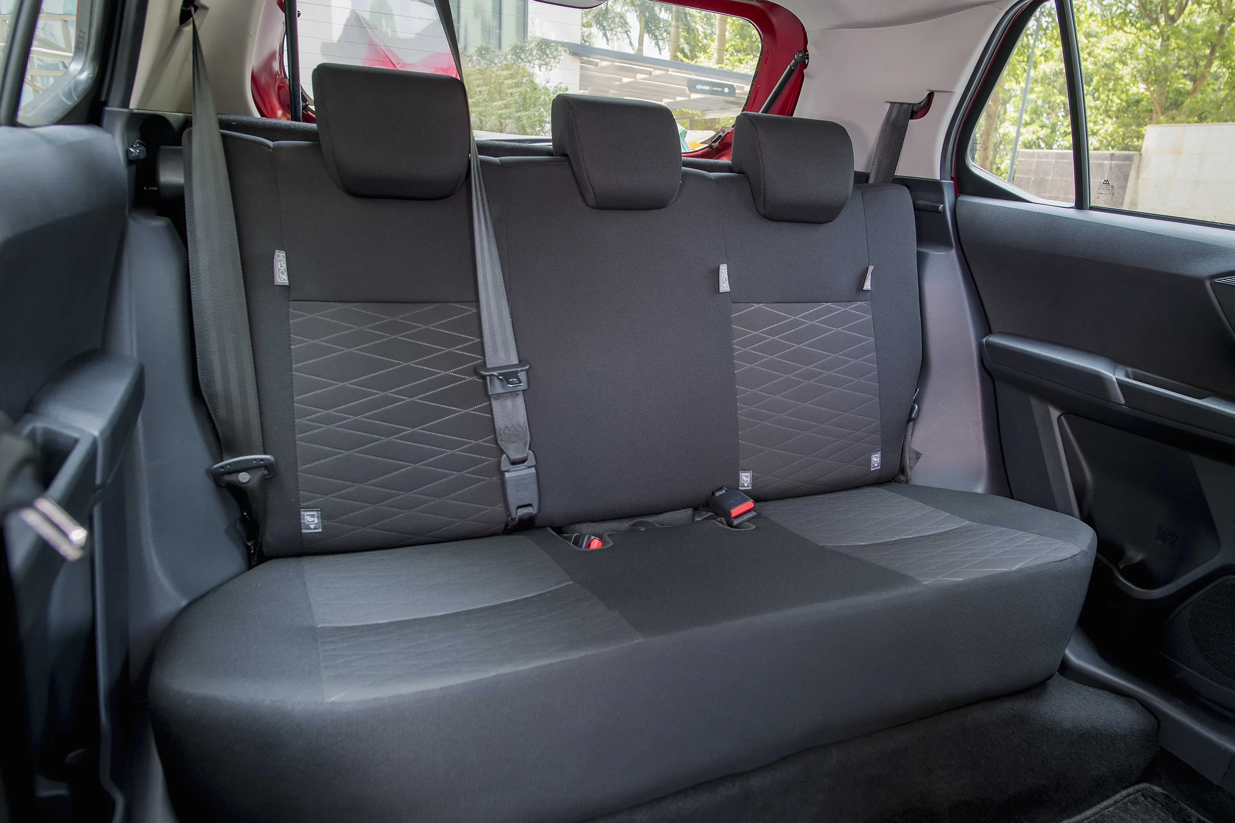 Toyota-Wigo-noi-that-04