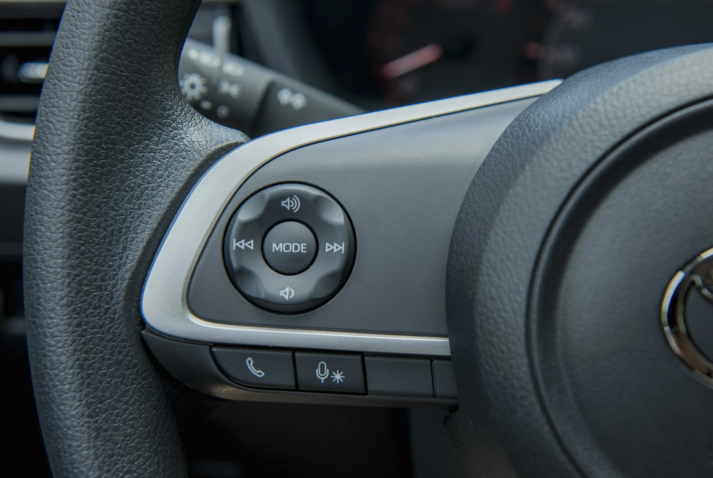 Toyota-Wigo-noi-that-05