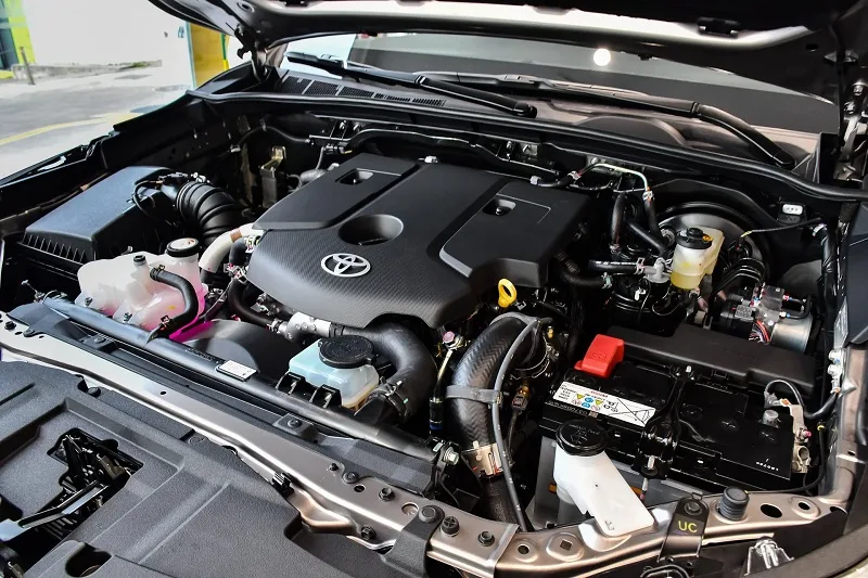 dong co van hanh toyota fortuner 01
