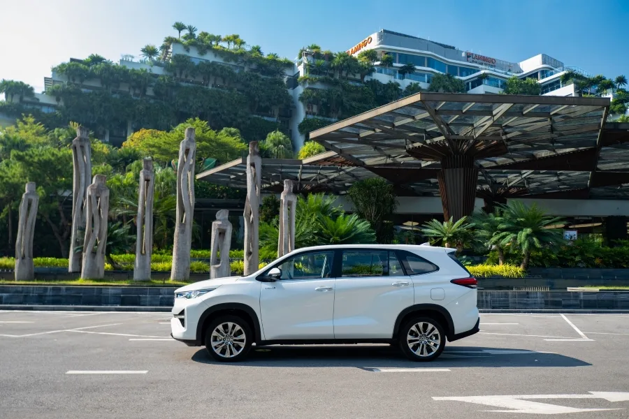 toyota innova cross 06