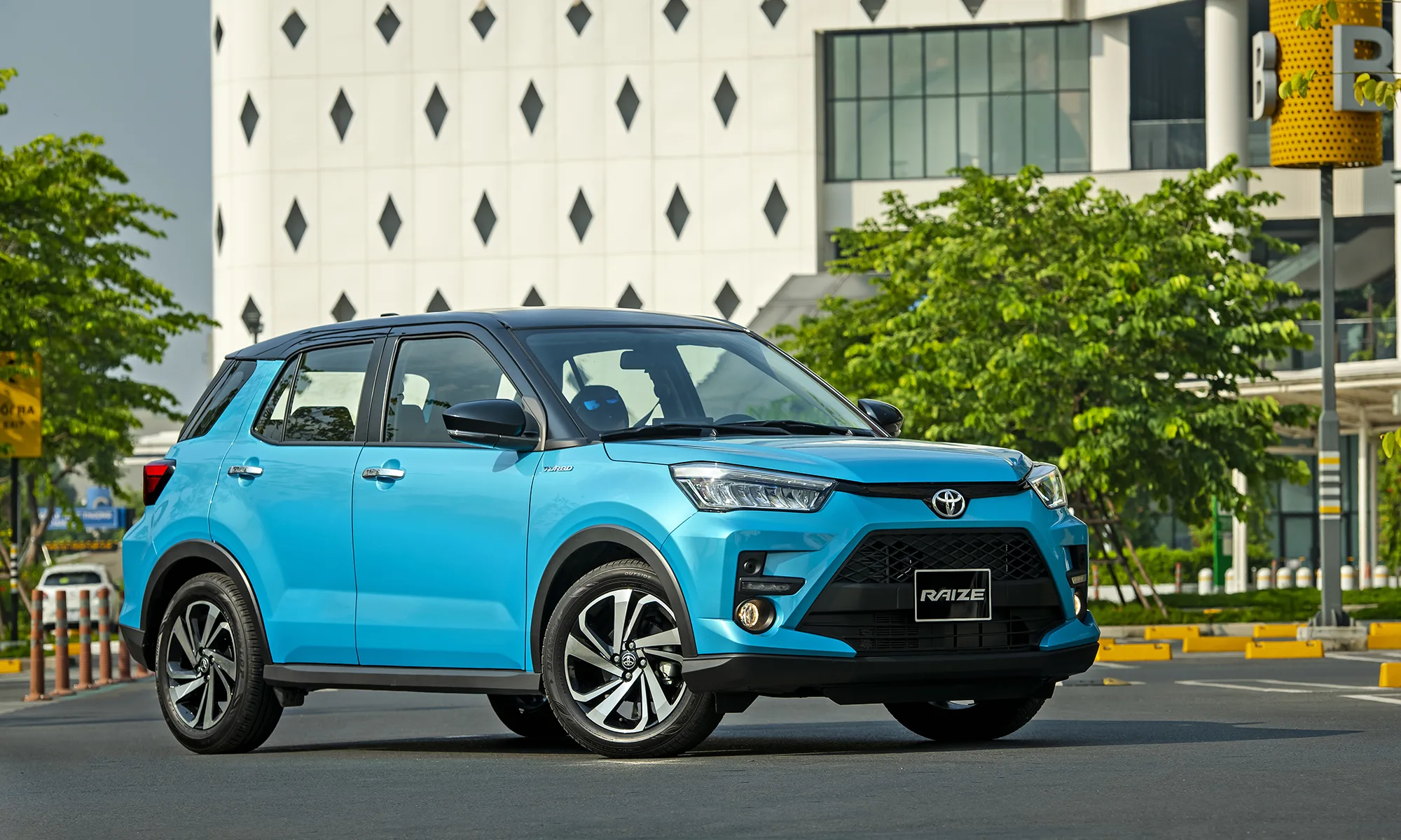 Ngoai-that-toyota-raize-3-2