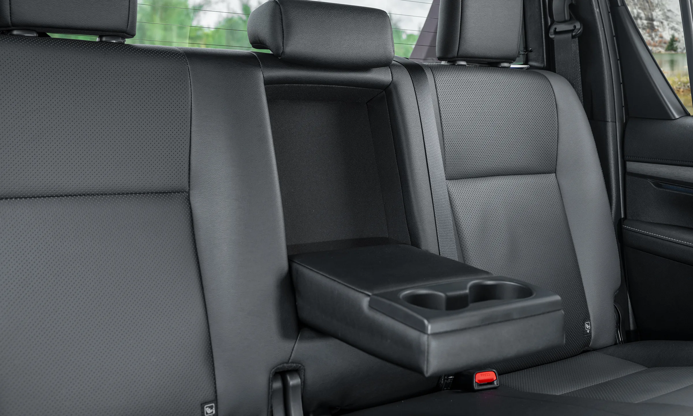 Toyota Hilux 2026: Giá lăn bánh, Thông tin Xe & Ưu đãi tháng 5/2026 - Ảnh 30