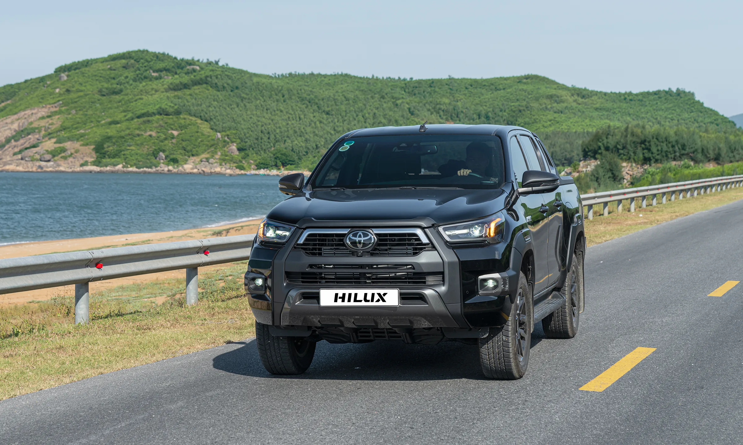 Toyota Hilux 2026: Giá lăn bánh, Thông tin Xe & Ưu đãi tháng 5/2026 - Ảnh 3