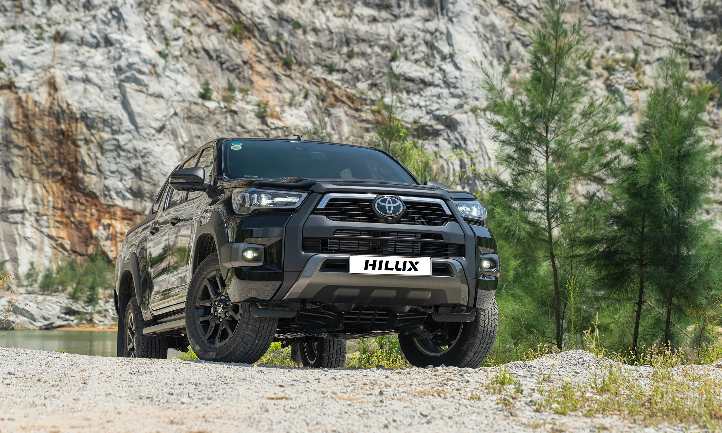 Toyota Hilux 2026: Giá lăn bánh, Thông tin Xe & Ưu đãi tháng 5/2026