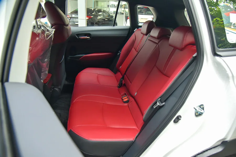 hang ghe hanh khách toyota corolla cross