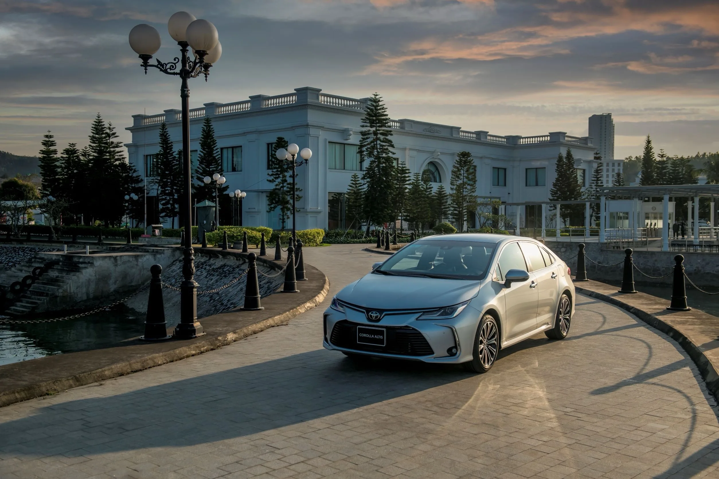 toyota altis 1