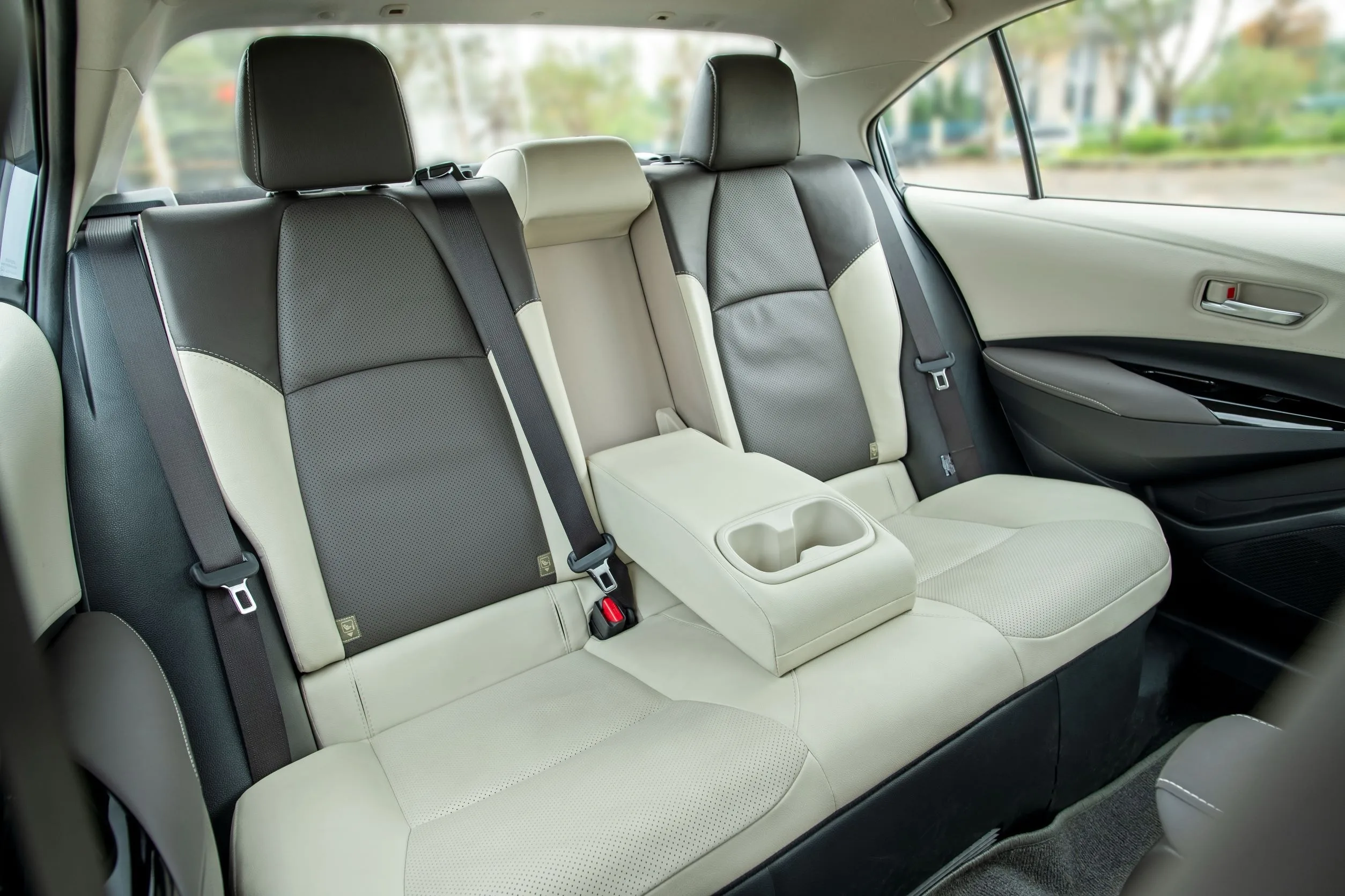 toyota corolla altis 1