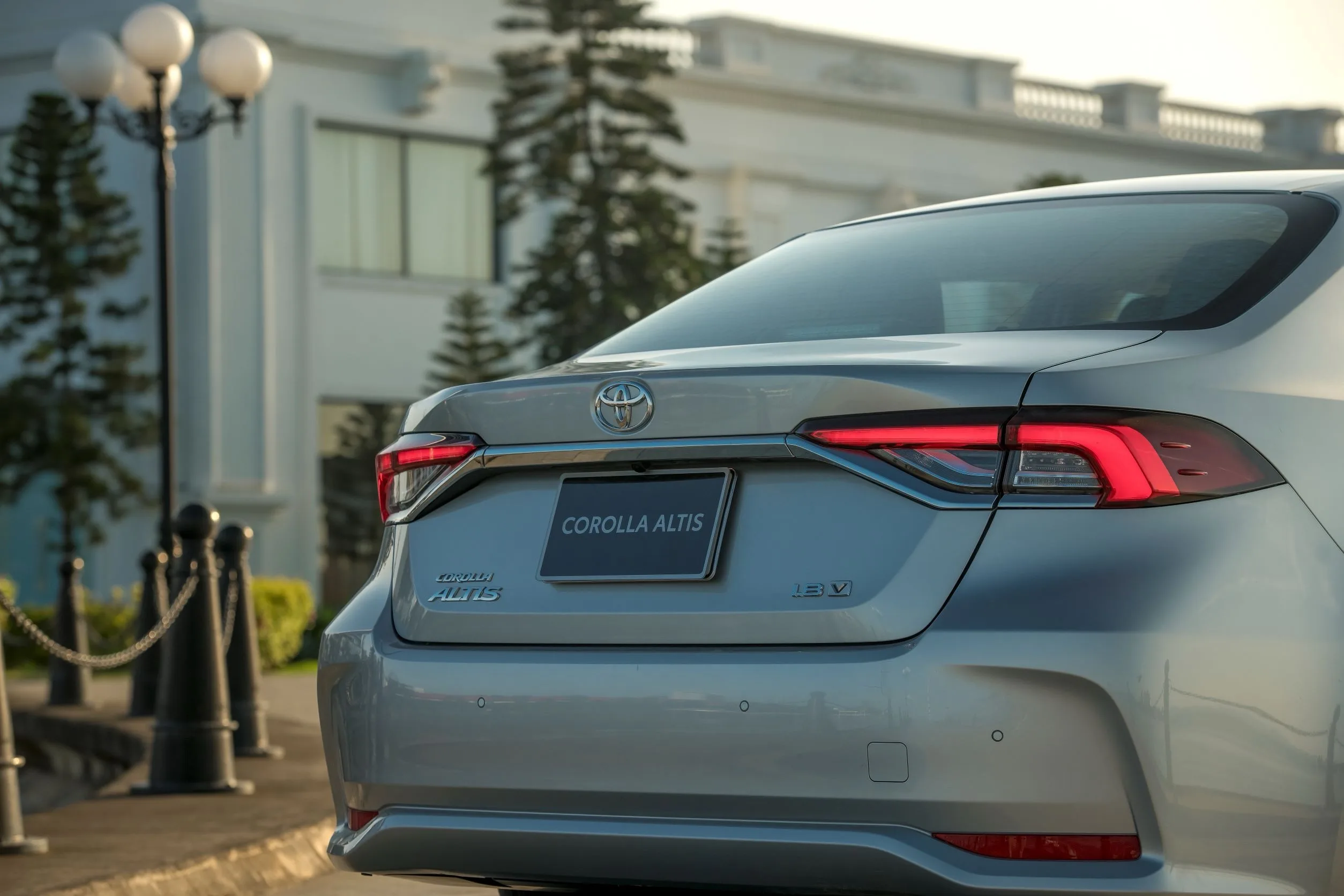 toyota corolla altis 2
