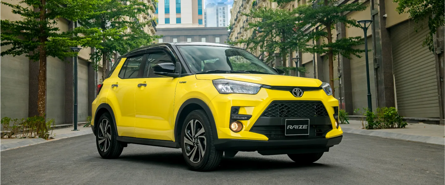 toyota raize mau vang 2