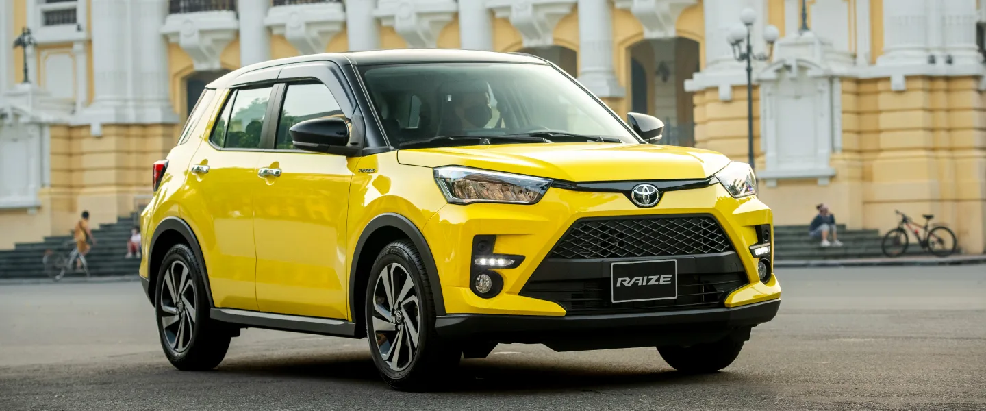 toyota raize mau vang 3